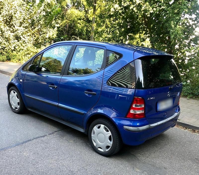 Blau Gebraucht 2001 Mercedes A140 Kleinwagen | 1.990 € (Etwas zu teuer) - Bild 1/4