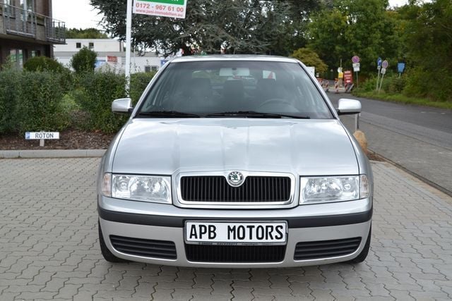 Gebraucht Skoda Octavia Tour 102 PS (75 kW) 2006 Silber metallic Limousine