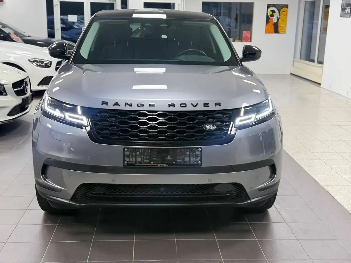 Gebraucht Land Rover Range Rover Velar S 300 PS (220 kW) 2022 Eiger grey SUV