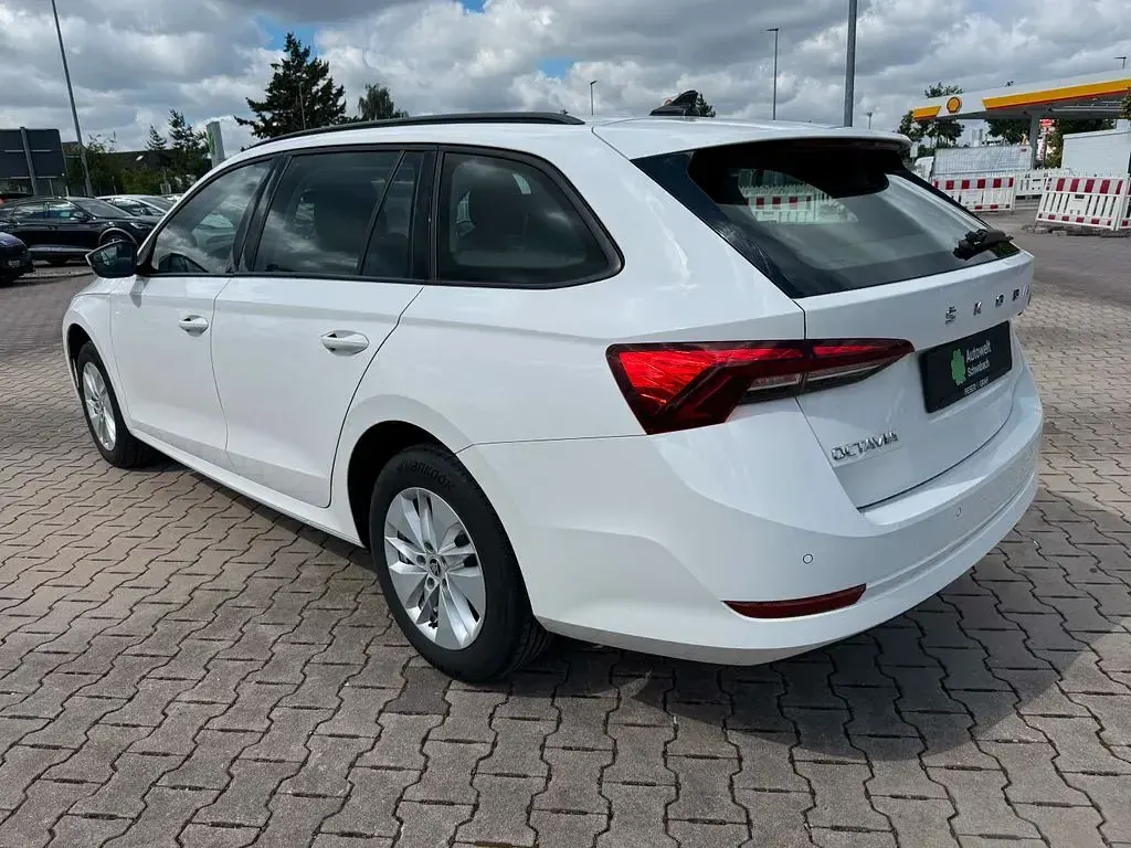 Gebraucht Skoda Octavia Ambition 116 PS (85 kW) 2024 Weiß Kombi
