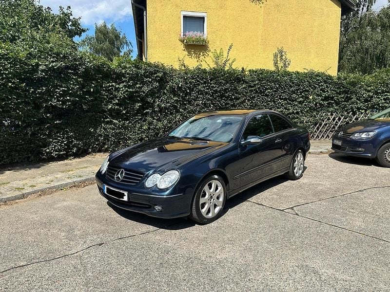 Schwarz Gebraucht 2005 Mercedes CLK200 Coupé | 8.999 € (Etwas zu teuer) - Bild 1/4