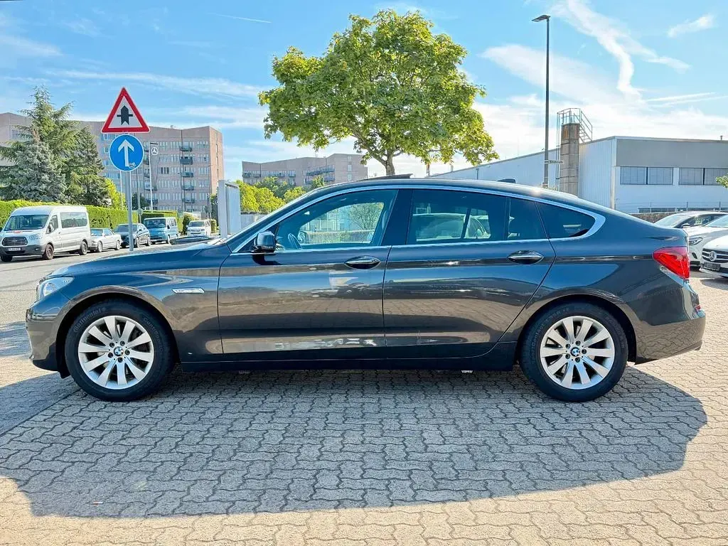 Gebraucht BMW 535 Sport Line 306 PS (225 kW) 2010 Grau Limousine