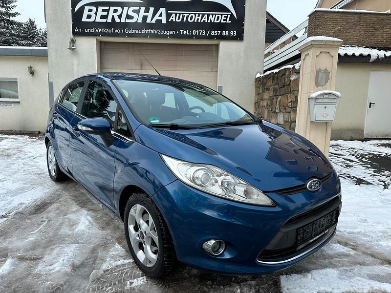 Blau Gebraucht 2009 Ford Fiesta Limousine | 2.350 € (Fairer Preis) - Bild 1/4