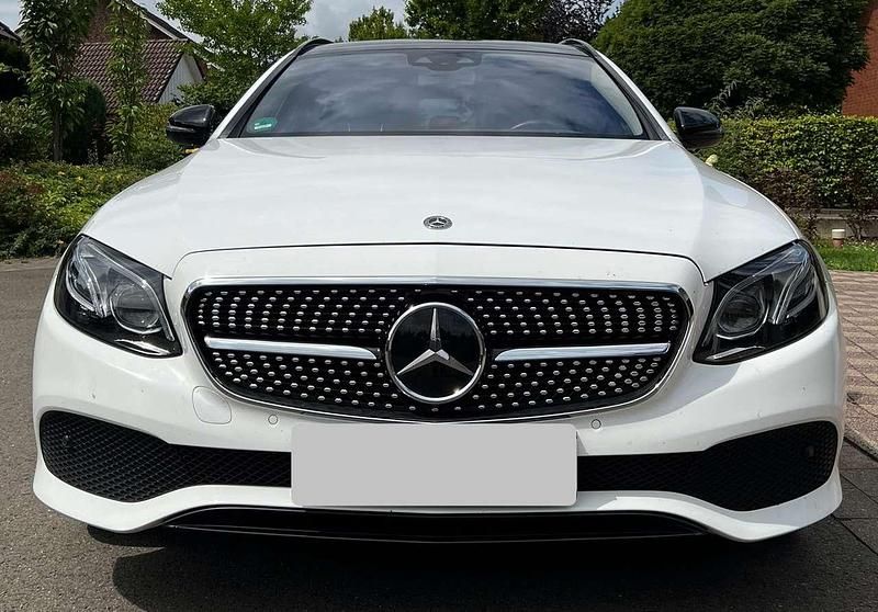 Weiß Gebraucht 2018 Mercedes E400 Kombi | 32.950 € (Fairer Preis) - Bild 1/4