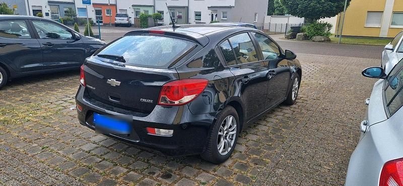 Gebraucht Chevrolet Cruze 131 PS (96 kW) 2012 Schwarz Limousine