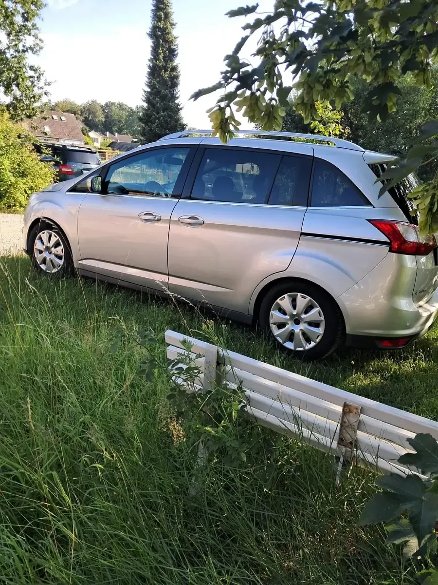 Gebraucht Ford Grand C-Max 150 PS (110 kW) 2011 Silber Van / Kleinbus