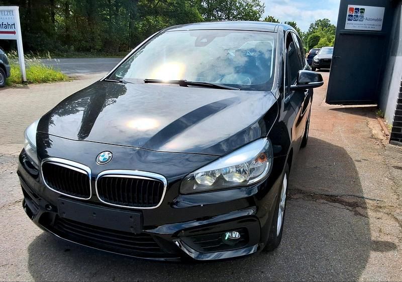 Schwarz Gebraucht 2017 BMW 218 Gran Tourer Advantage Van / Kleinbus | 14.100 € (Fairer Preis) - Bild 1/4