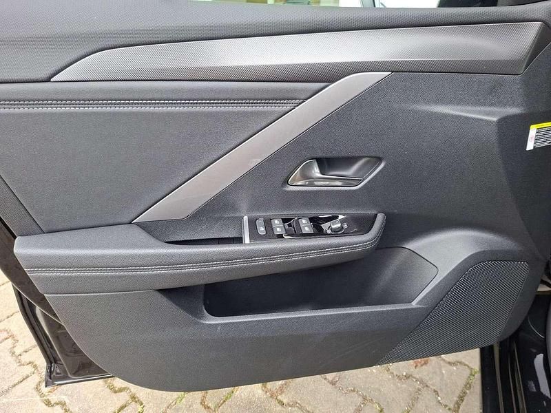 Gebraucht Opel Astra 131 PS (96 kW) 2024 Schwarz perla nera Kombi