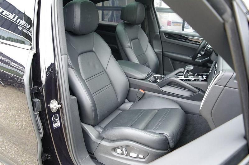 Gebraucht Porsche Cayenne Sport 441 PS (324 kW) 2019 Schwarz SUV