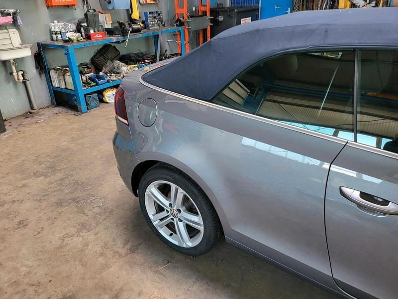 Gebraucht VW Golf Cabriolet 105 PS (77 kW) 2014 Grau Cabrio