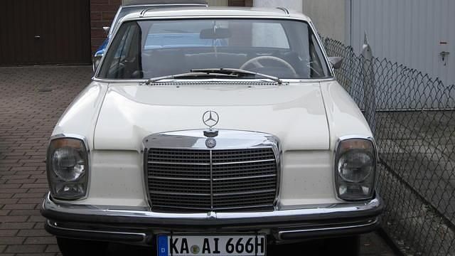 Gebraucht Mercedes 250 131 PS (96 kW) 1969 Weiß Coupé