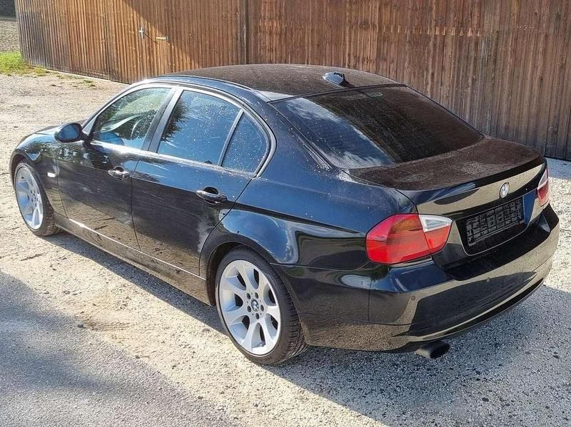 Gebraucht BMW 318 143 PS (105 kW) 2008 Schwarz Limousine
