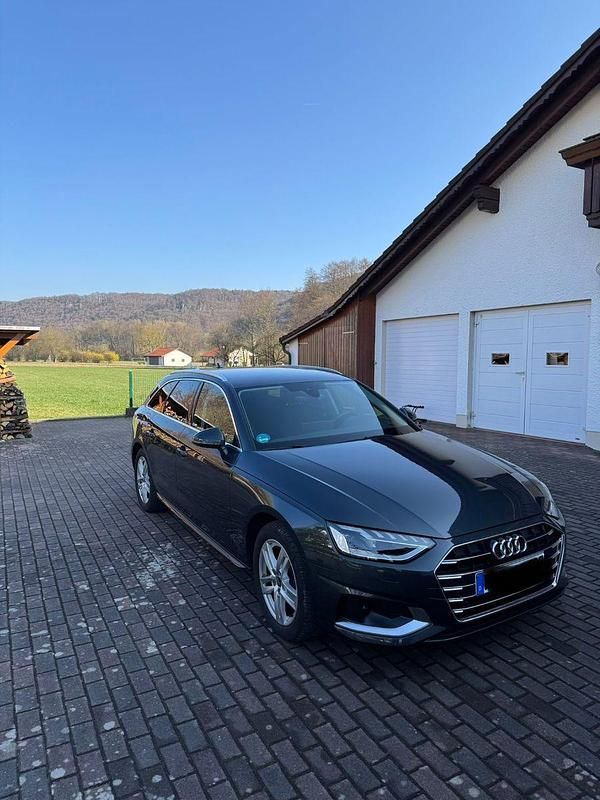 Second-hand Audi A4 Ambiente 136 CP (100 kW) 2022 Gri Break