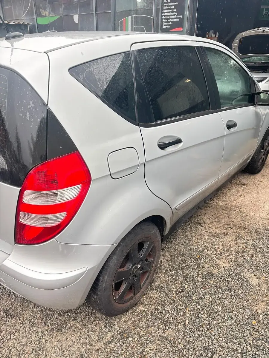 Gebraucht Mercedes A150 95 PS (69 kW) 2007 Silber Kleinwagen