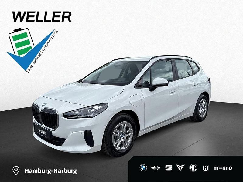 Weiß Gebraucht 2024 BMW 225 Active Tourer Performance Van / Kleinbus | 33.855 € (Guter Preis) - Bild 1/4