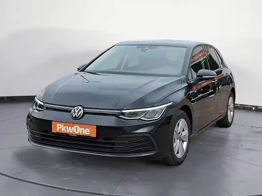 Gebraucht VW Golf VIII Life 131 PS (96 kW) 2022 Limousine