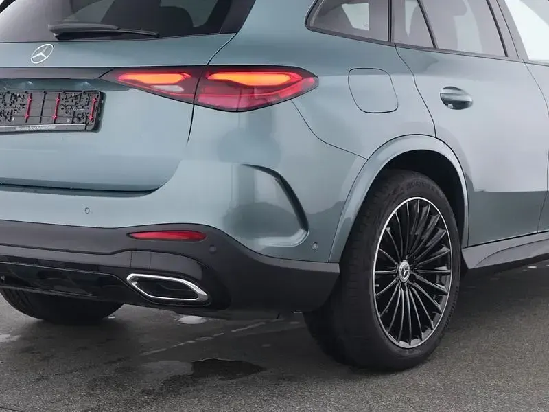 Gebraucht Mercedes GLC300 AMG 269 PS (197 kW) 2025 Silber SUV