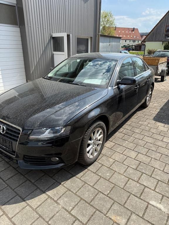 Gebraucht Audi A4 Attraction 120 PS (88 kW) 2011 Schwarz Limousine