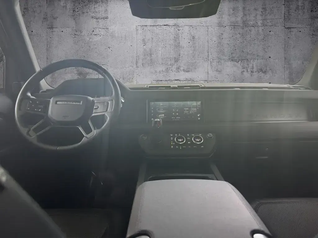Gebraucht Land Rover Defender Black Edition 249 PS (183 kW) 2022 Schwarz SUV