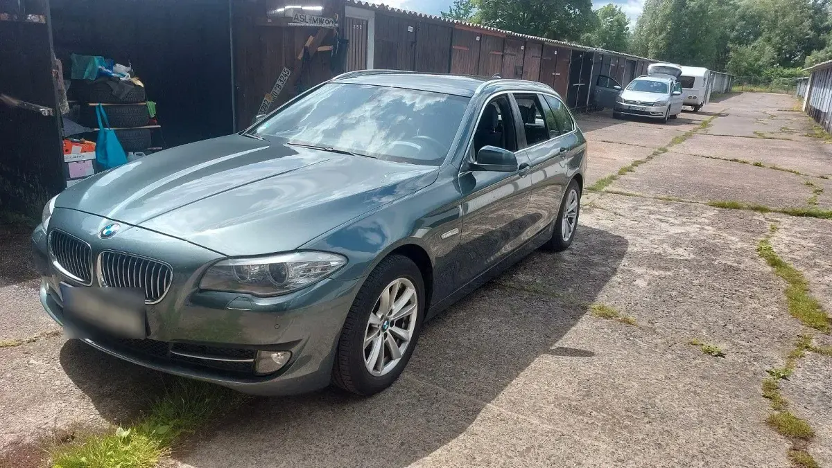 Gebraucht BMW 520 184 PS (135 kW) 2012 Grau Kombi