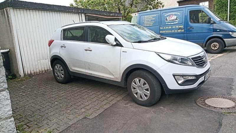 Weiß Gebraucht 2010 Kia Sportage SUV | 8.200 € - Bild 1/4
