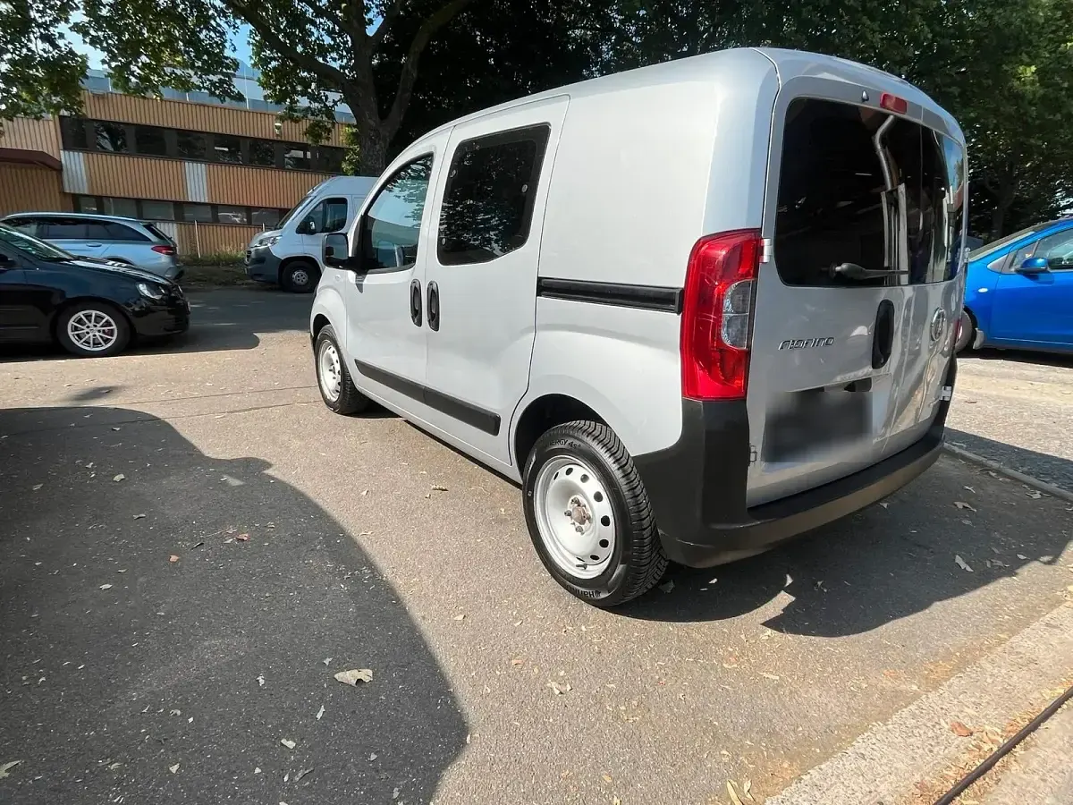 Gebraucht Fiat Fiorino 95 PS (69 kW) 2014 Silber Van / Kleinbus