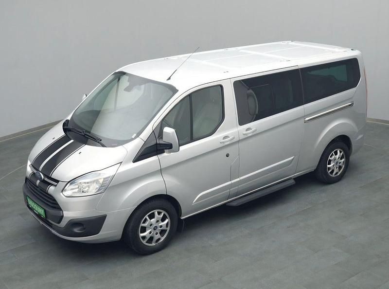 Silber Gebraucht 2014 Ford Tourneo Custom Titanium Kombi | 14.987 € - Bild 1/4