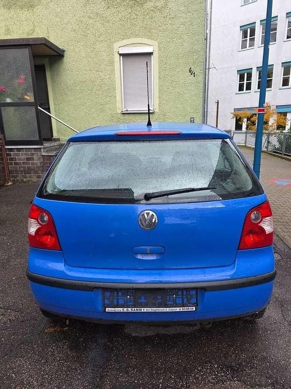 Używany VW Polo Basis 54 KM (39 kW) 2002 Niebieski Coupe