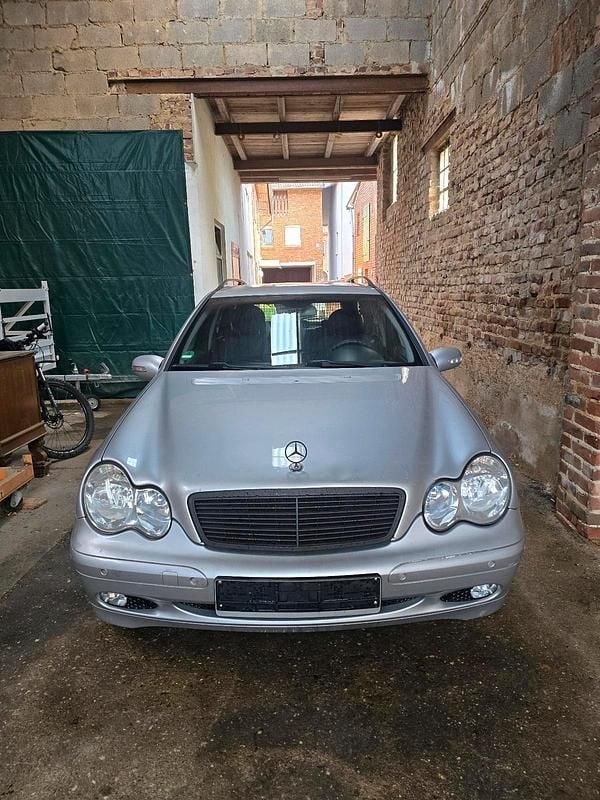 Silber Gebraucht 2002 Mercedes C200 Kombi | 3.000 € - Bild 1/4