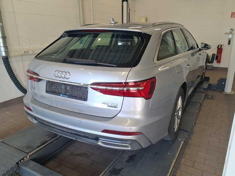 Gebraucht Audi A6 Design 245 PS (180 kW) 2022 Florettsilber metallic Kombi