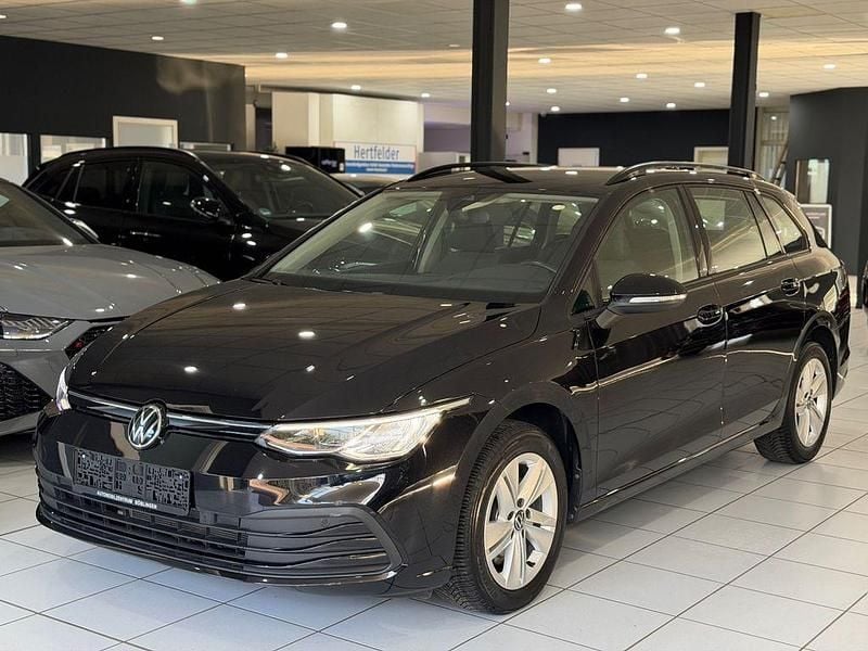 Schwarz Gebraucht 2022 VW Golf VIII Life Kombi | 17.990 € (Guter Preis) - Bild 1/4