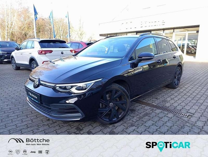 Gebraucht VW Golf VIII Style 190 PS (139 kW) 2022 Deep black perleffekt Kombi