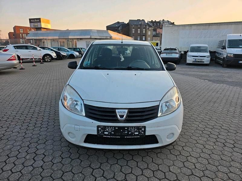 Gebraucht Dacia Sandero 75 PS (55 kW) 2010 Weiß Kleinwagen