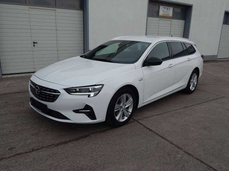 Jade weiss/arktis weiss Gebraucht 2021 Opel Insignia Business Kombi | 13.990 € (Superpreis) - Bild 1/4