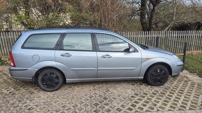 Gebraucht Ford Focus Ghia 101 PS (74 kW) 2004 Silber Kombi