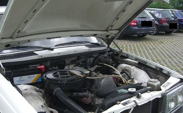 Gebraucht Mercedes 240 98 PS (72 kW) 1978 Weiß Limousine