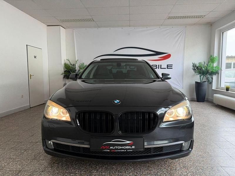 Gebraucht BMW 740 Performance 326 PS (239 kW) 2008 Grau Limousine