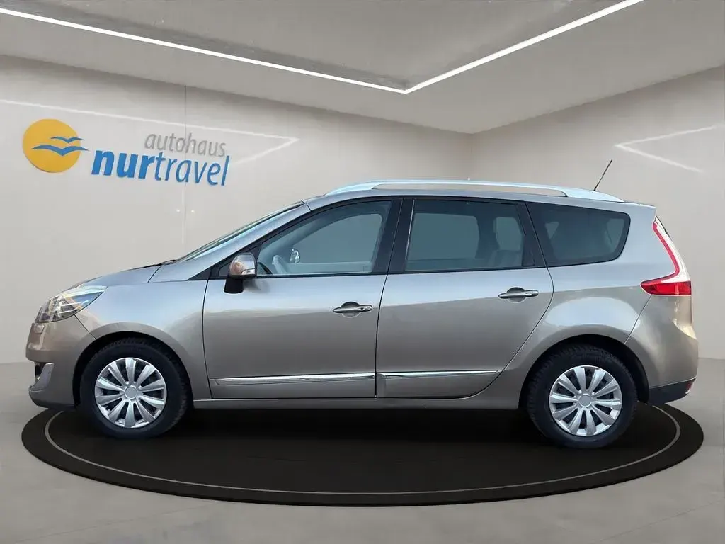 Gebraucht Renault Scénic III Luxe 140 PS (102 kW) 2013 Braun Van / Kleinbus