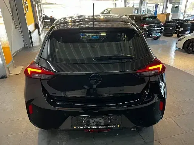 Używany Opel Corsa 101 KM (74 kW) 2024 Czarny Sedan/Limuzyna
