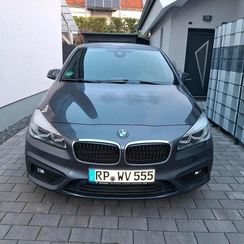 Gebraucht BMW 218 150 PS (110 kW) 2015 Grau Van / Kleinbus