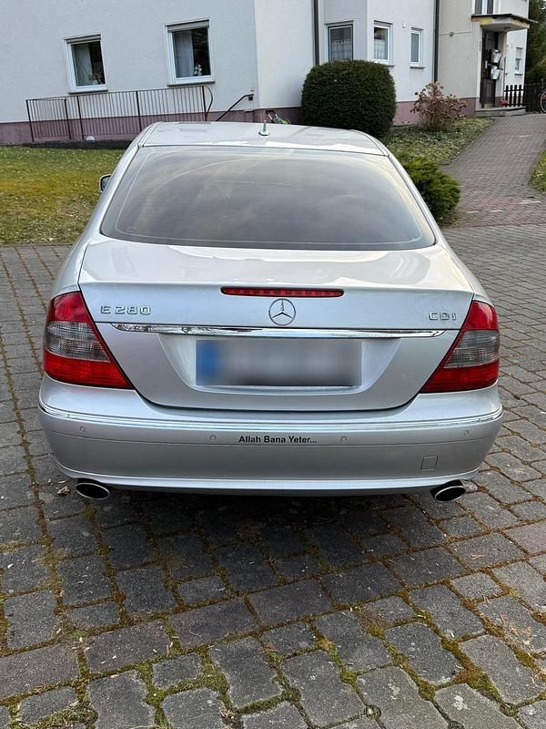 Gebraucht Mercedes E280 224 PS (164 kW) 2009 Silber Limousine
