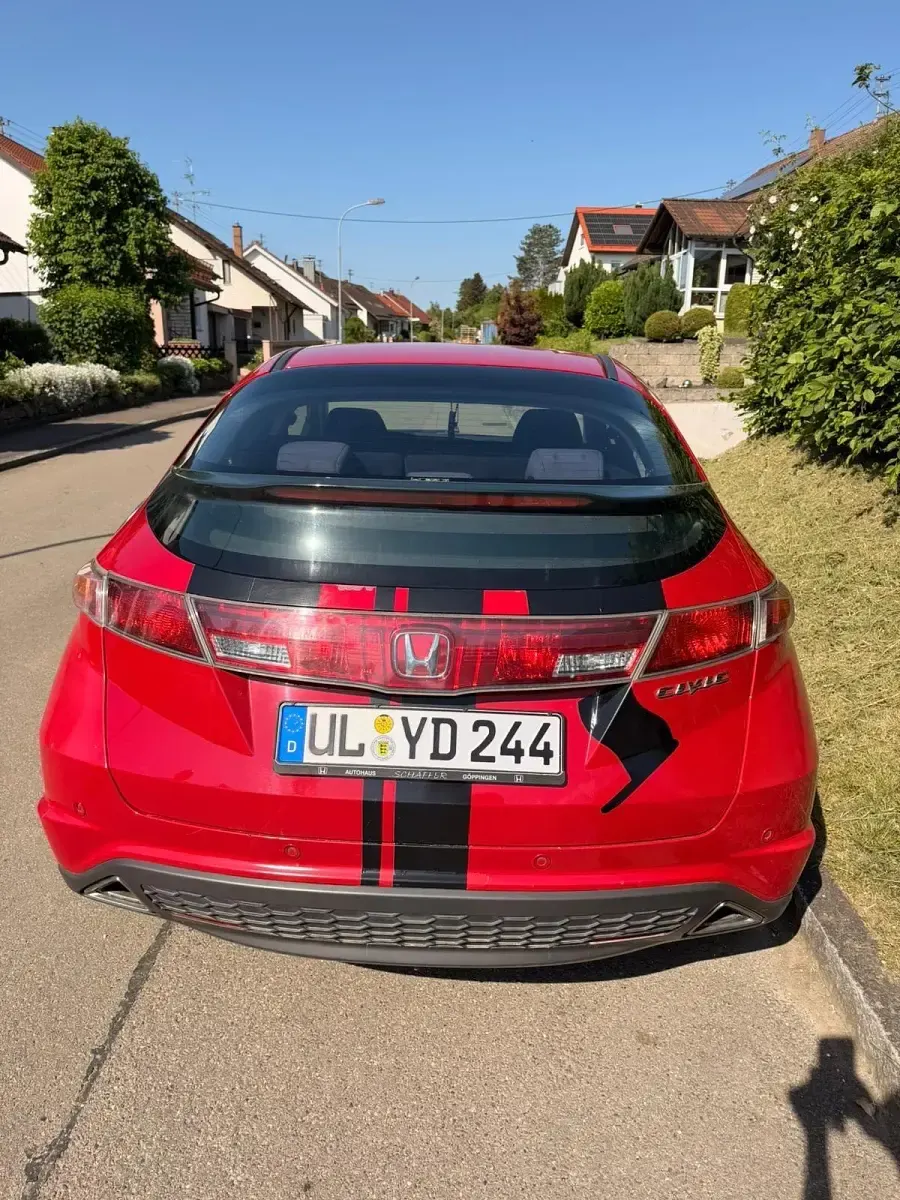Gebraucht Honda Civic 140 PS (102 kW) 2008 Rot Limousine