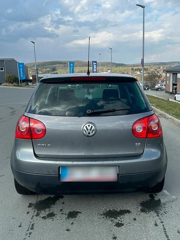 Gebraucht VW Golf V 101 PS (74 kW) 2005 Grau Kleinwagen