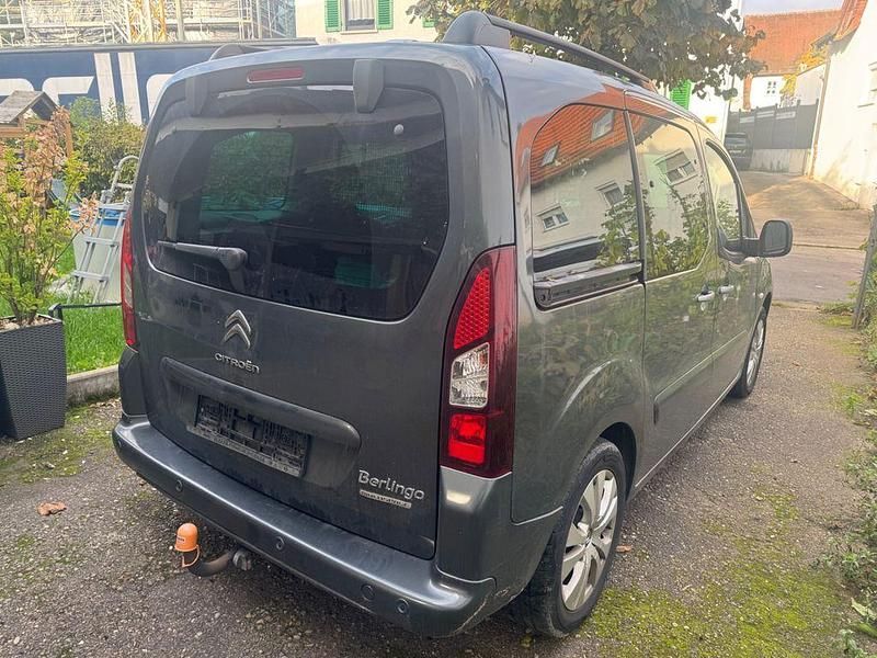 Gebraucht Citroën Berlingo SELECTION 110 PS (80 kW) 2016 Grau Van / Kleinbus