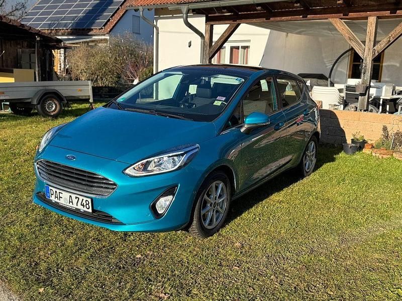 Blau Gebraucht 2017 Ford Fiesta Cool & Connect Limousine | 9.800 € (Etwas zu teuer) - Bild 1/4