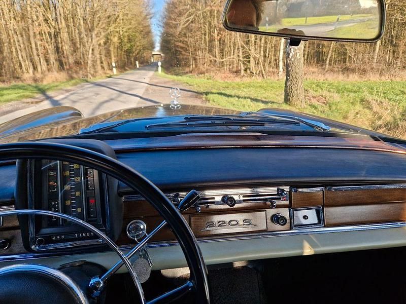 Gebraucht Mercedes 220 109 PS (80 kW) 1960 Schwarz Limousine