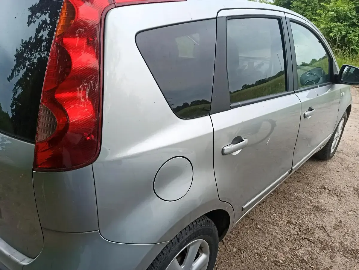 Gebraucht Nissan Note 88 PS (64 kW) 2006 Silber Kleinwagen