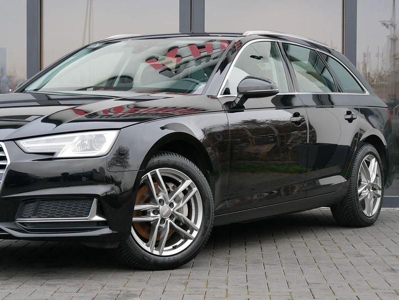 Gebraucht Audi A4 Sport 190 PS (139 kW) 2019 Schwarz Limousine