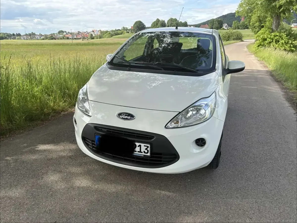 Gebraucht Ford Ka 69 PS (50 kW) 2015 Weiß Limousine