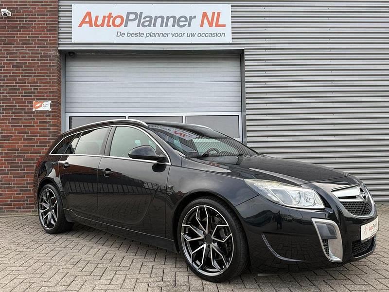 Schwarz Gebraucht 2010 Opel Insignia OPC Kombi | 10.944 € (Teuer) - Bild 1/4